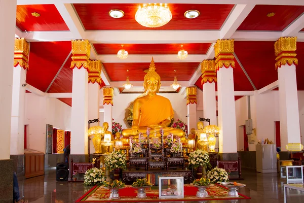 Estátua de Buda dentro do templo — Fotografia de Stock