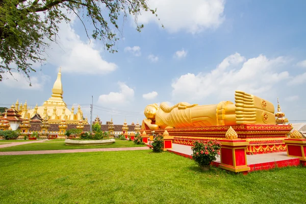 Estatua de Buda en Wat Pha That Luang —  Fotos de Stock
