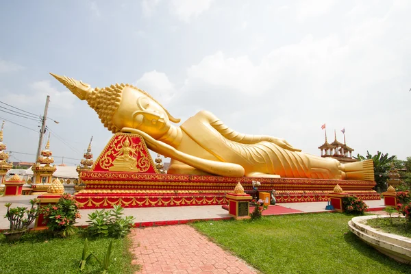 Estatua de Buda en Wat Pha That Luang —  Fotos de Stock