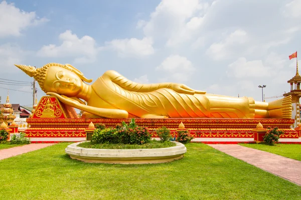 Estatua de Buda en Wat Pha That Luang —  Fotos de Stock