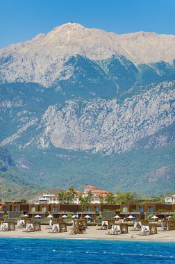 Olympus Dağı'nın zemin karşı Sahilde otel