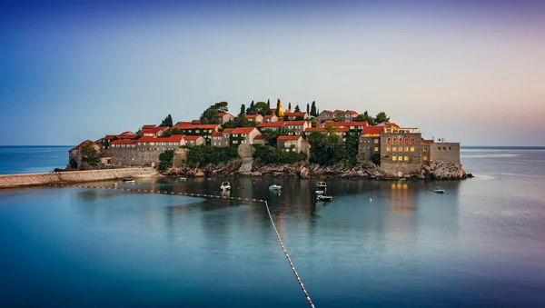 Sveti Stefan después del atardecer — Foto de Stock