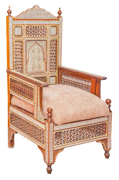 Starego rocznika zabytkowe drewniane krzesło na białym tle — Zdjęcie stockowe