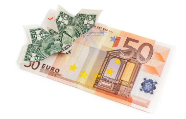 Doları origami kelebek 50 euro banknot üzerinde oturur