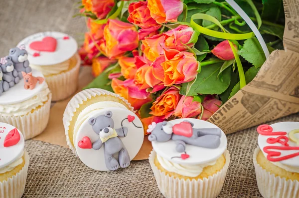 Cupcakes met rozen — Stockfoto