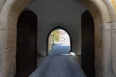 TREBON, CZECH Cumhuriyet, 20 Eylül 2020. İnanılmaz güneşli bir gün. Burası Güney Bohem Bölgesi 'nde tarihi bir kasaba. Trebon şehri çevresindeki pek çok yer ve göl ile ünlü bir turizm merkezidir..