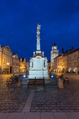 TREBON, CZECH Cumhuriyet, 10-Eylül-2020. Gece fotoğrafı. Burası Güney Bohem Bölgesi 'nde tarihi bir kasaba. Trebon şehri çevresindeki pek çok yer ve göl ile ünlü bir turizm merkezidir..