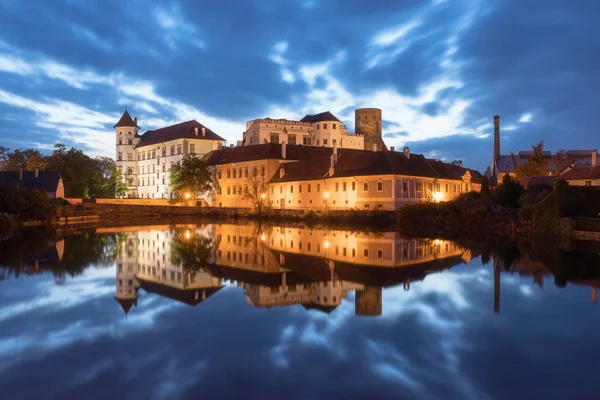 Jindrichuv Hradec Kasteel Nachts Reflectie Het Water Tsjechië Meest Populaire — Stockfoto