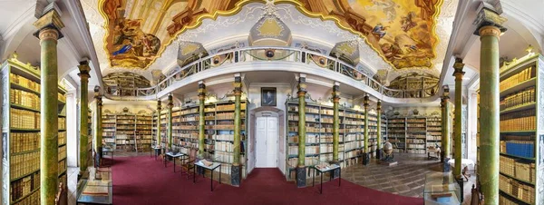 Broumov Czech Cumhuriyet Ekim 2020 Manastır Içindeki Eski Kütüphane Ziyaretçiler — Stok fotoğraf