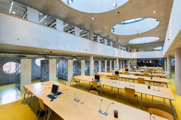 Hradec Kralove Tjeckien December 2020 Forskningsbiblioteket Ett Offentligt Universitetsbibliotek Modern — Stockfoto