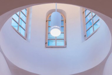 HRADEC KRALOVE, CZECH REPUBLIC - 10 Haziran 2020: Klasikçi stil Bono Publico, tarihsel kasaba Hradec Kralove, Çek Cumhuriyeti