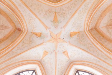 ZDAR NAD SAZAVOU, CZECH REPUBLIC - 30 Ocak 2020: Zelena Hora 'daki Nepomuk Kilisesi, mimar Santini Aichl' in başyapıtıdır. UNESCO Dünya Mirası. Barok Gotik, Avrupa