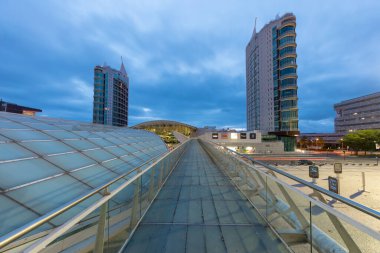 Gare yapmak Oriente tren istasyonu gece Lizbon, Portekiz