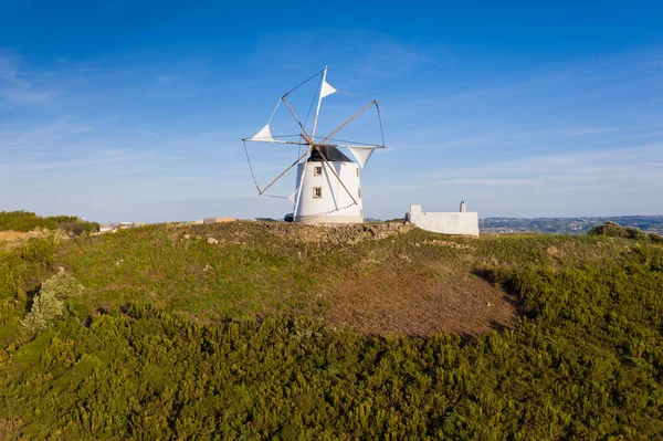 Windmolen Bergen Natuur Achtergrond Reizen Plaats Achtergrond — Stockfoto