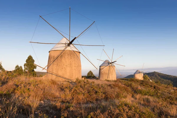 Traditionele Windmolens Midden Portugal Zonsondergang Coimbra Portugal — Stockfoto