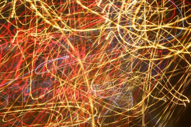 Siyah arkaplanda soyut çizgiler ve şekiller