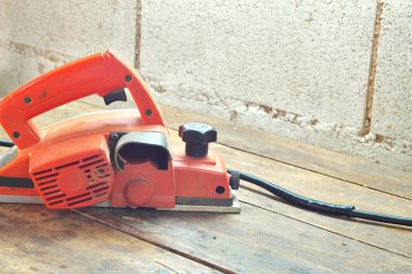 Turuncu elektrikli uçak,