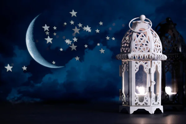 Ramadan Kareem问候美丽的阿拉伯灯笼的照片 — 图库照片