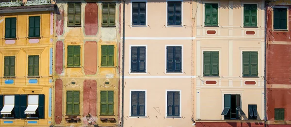 Portofino, close-up van historische gebouwen — Stockfoto