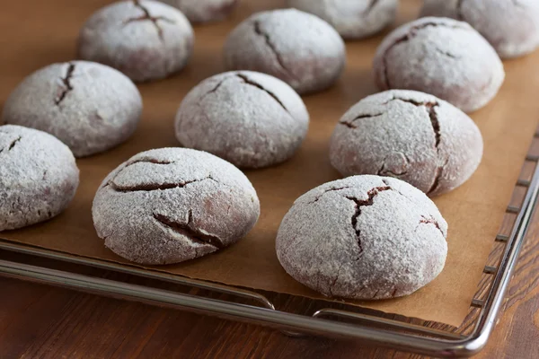 Brownie crinkle cookies. Chocolate dessert — Stock Photo, Image