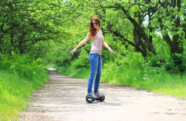 kadın binicilik elektrikli scooter