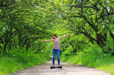 kadın binicilik elektrikli scooter