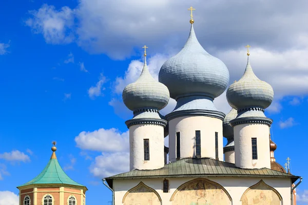 Monasterio ruso en tikhvin —  Fotos de Stock