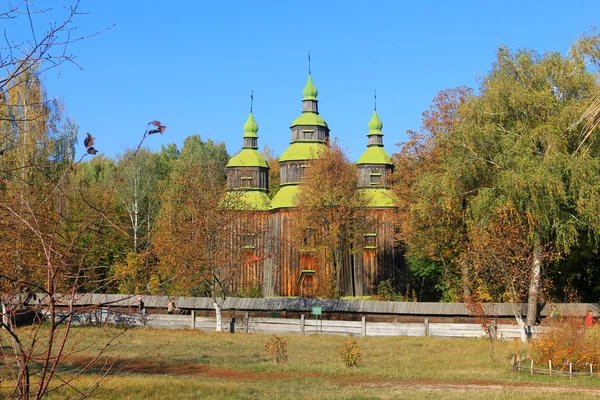 Украинская деревянная церковь — стоковое фото