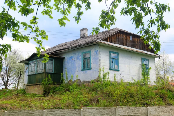 Деревенский дом на Украине — стоковое фото