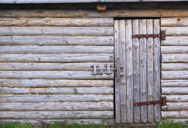 Cabaña y puerta de madera —  Fotos de Stock