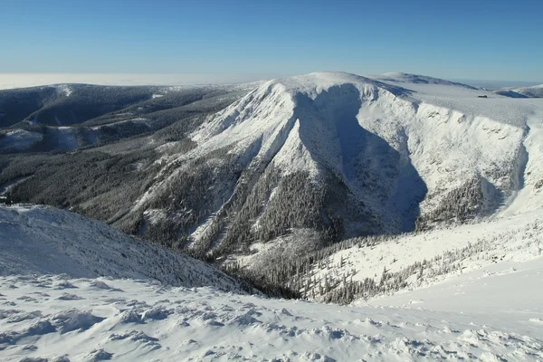 Studnicni berget i bergsområdet — Stockfoto