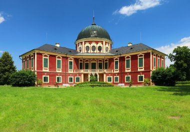 Güzel Veltrusy manor