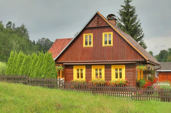 Tradiční Dřevěná Chata České Republice — Stock fotografie