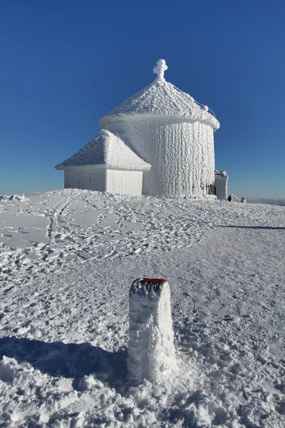 Chapelle sur la montagne Snezka — Photo