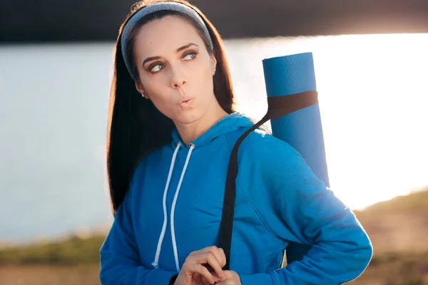 Funny Fitness Woman Yoga Mat Thinking Exercising — Stock Photo, Image