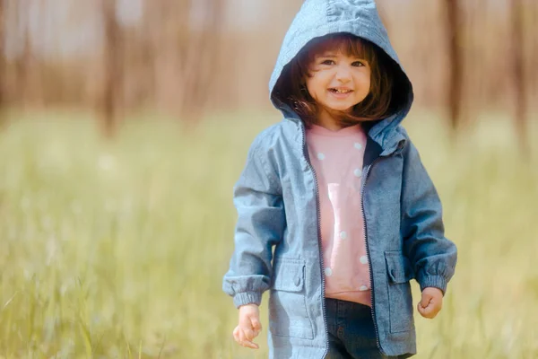 Ritratto Una Allegra Bambina Sorridente — Foto Stock