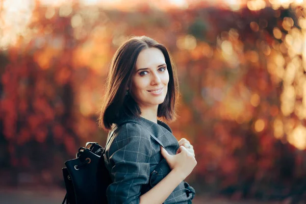 Smiling Female Student Wearing Backpack — Stockfoto