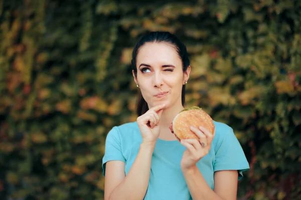 Funny Woman Diet Thinking Eating Burger — Stok Foto