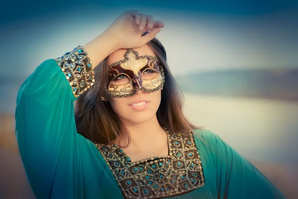 Young Woman Wearing Mask  and Oriental Dress — Stock Photo, Image