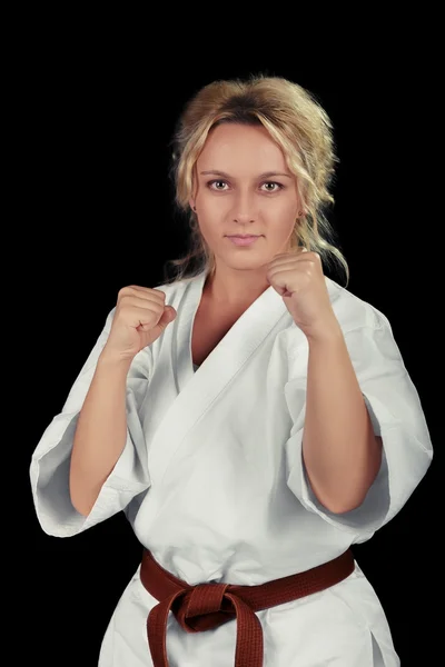 Karate-Frau trägt Kimono — Stockfoto