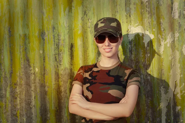 Smiling Young Woman Soldier in Camouflage Outfit — Stock Photo, Image