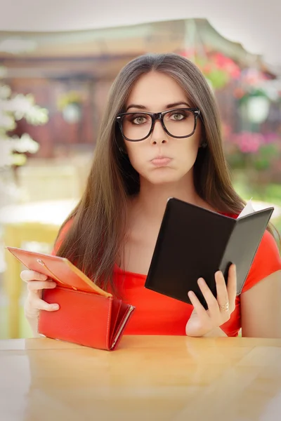 Sad Woman Checking Restaurant Bill — Stock Photo, Image