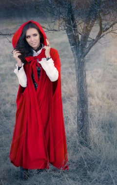 Kırmızı kukuletalı kadın Fairytale portre