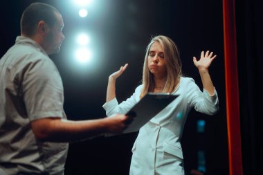 Oyuncu Prova sırasında Diva Gibi Davranır