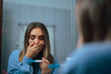 Hamilelik Testini Kontrol Eden Kadın Şok Olmuş