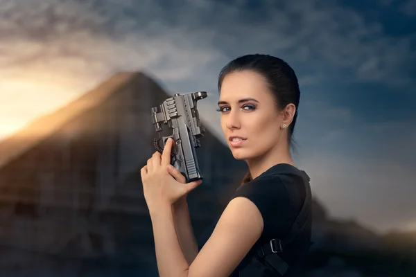 Powerful Woman Holding Gun Action Movie Style — Stock Photo, Image