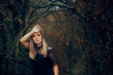 Veliaht hissi takan Kara Prenses Melankolik açık havada