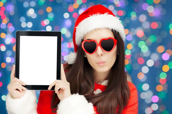 Překvapený vánoční dívka srdce sluneční brýle a Tablet — Stock fotografie