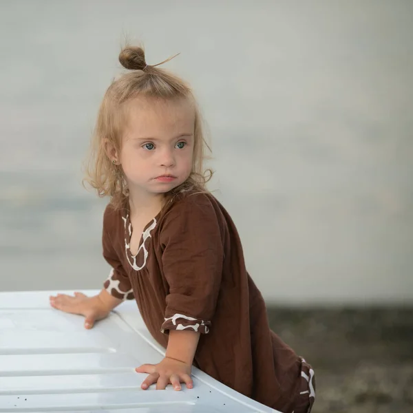 Beautiful Girl Syndrome Beach — Stock Photo, Image