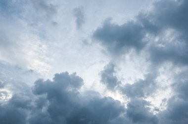 daha önce bir yağmur bulutları